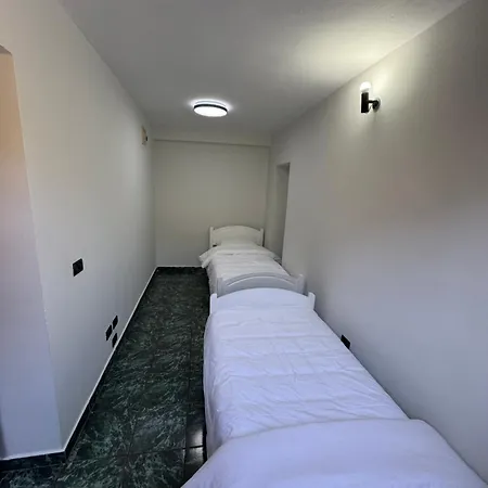 Prime Location In Apartamento